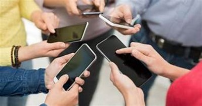 Dari Buku ke Medsos: Pergeseran Pola Literasi Generasi Masa Kini